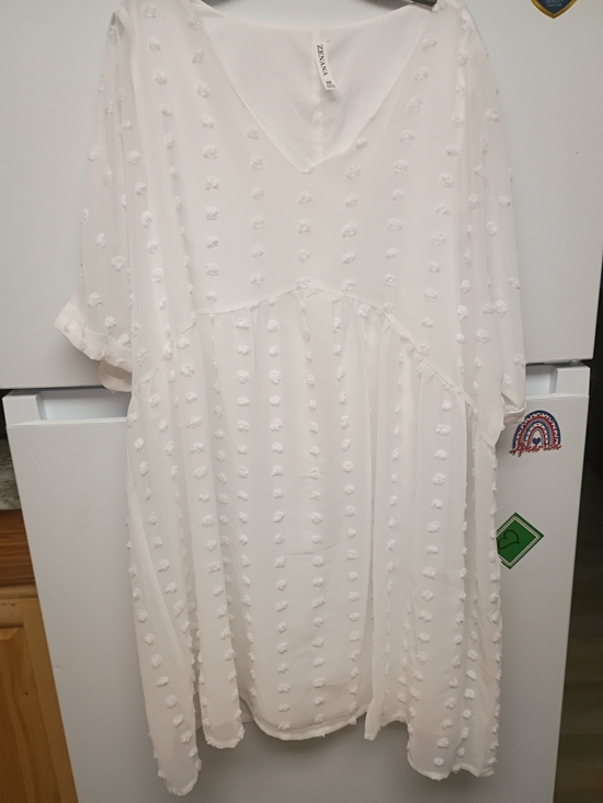 Zenana Outfitters Dresses & Skirts - Zenana Outfitters White Textured Dot V-Neck Dress